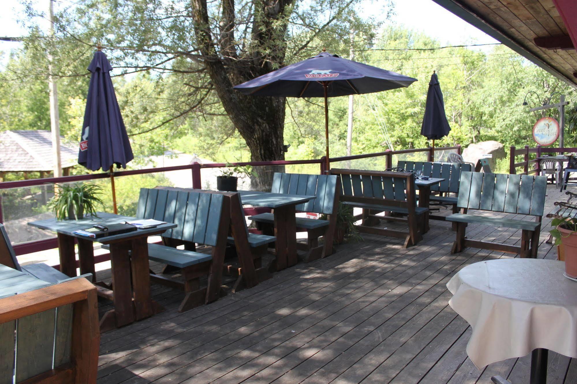 Auberge Micro-Brasserie Le Baril Roulant فال دافيد المظهر الخارجي الصورة